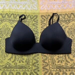 VS Wireless Black Bra NWOT